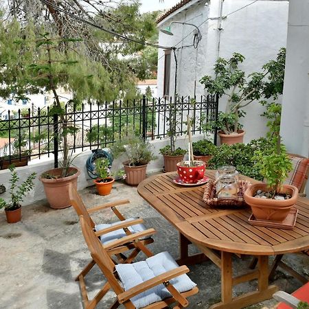 Grandmas Guest House İdra Dış mekan fotoğraf
