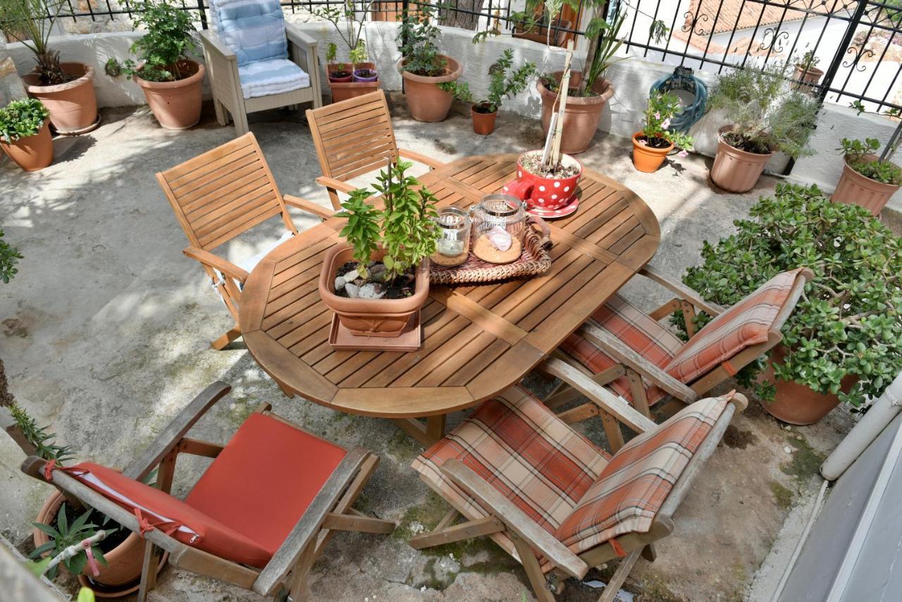 Grandmas Guest House İdra Dış mekan fotoğraf