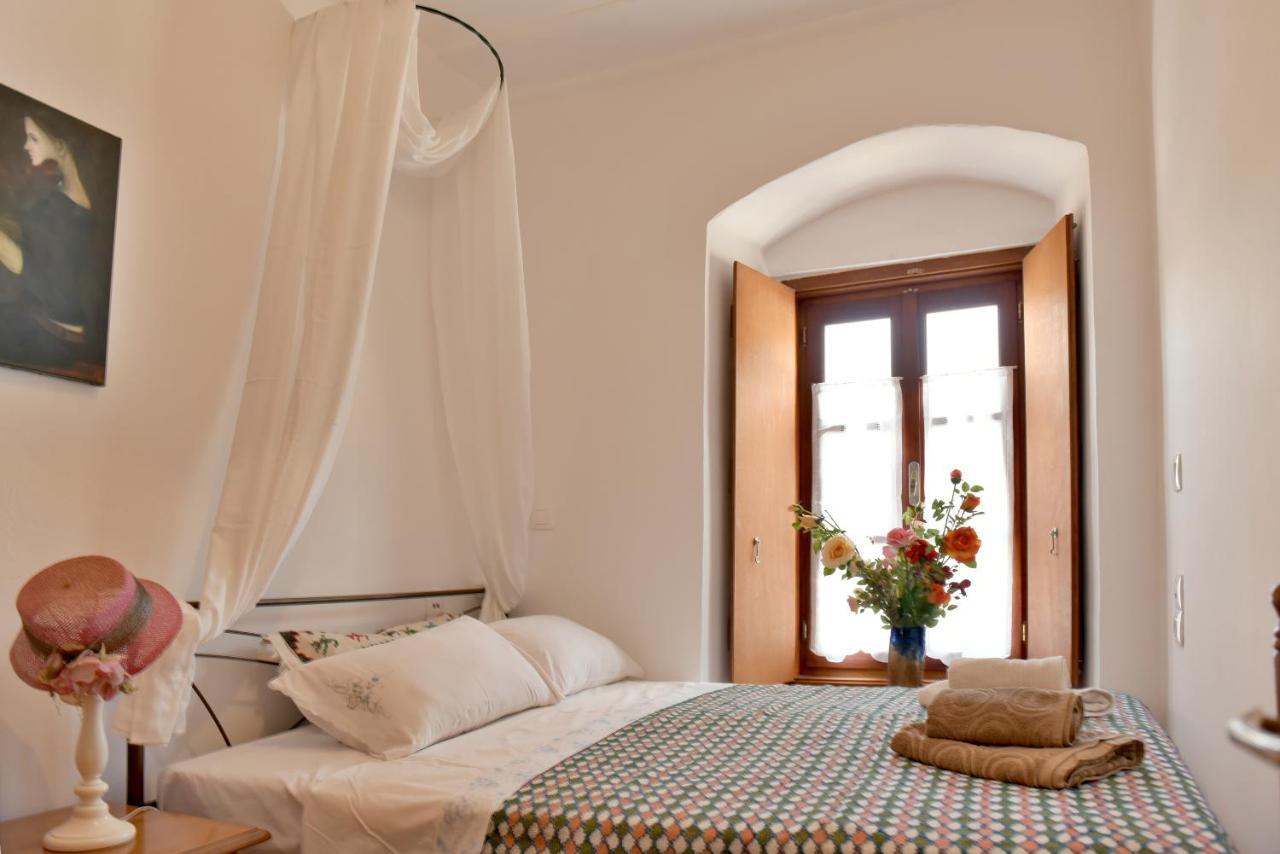 Grandmas Guest House İdra Dış mekan fotoğraf