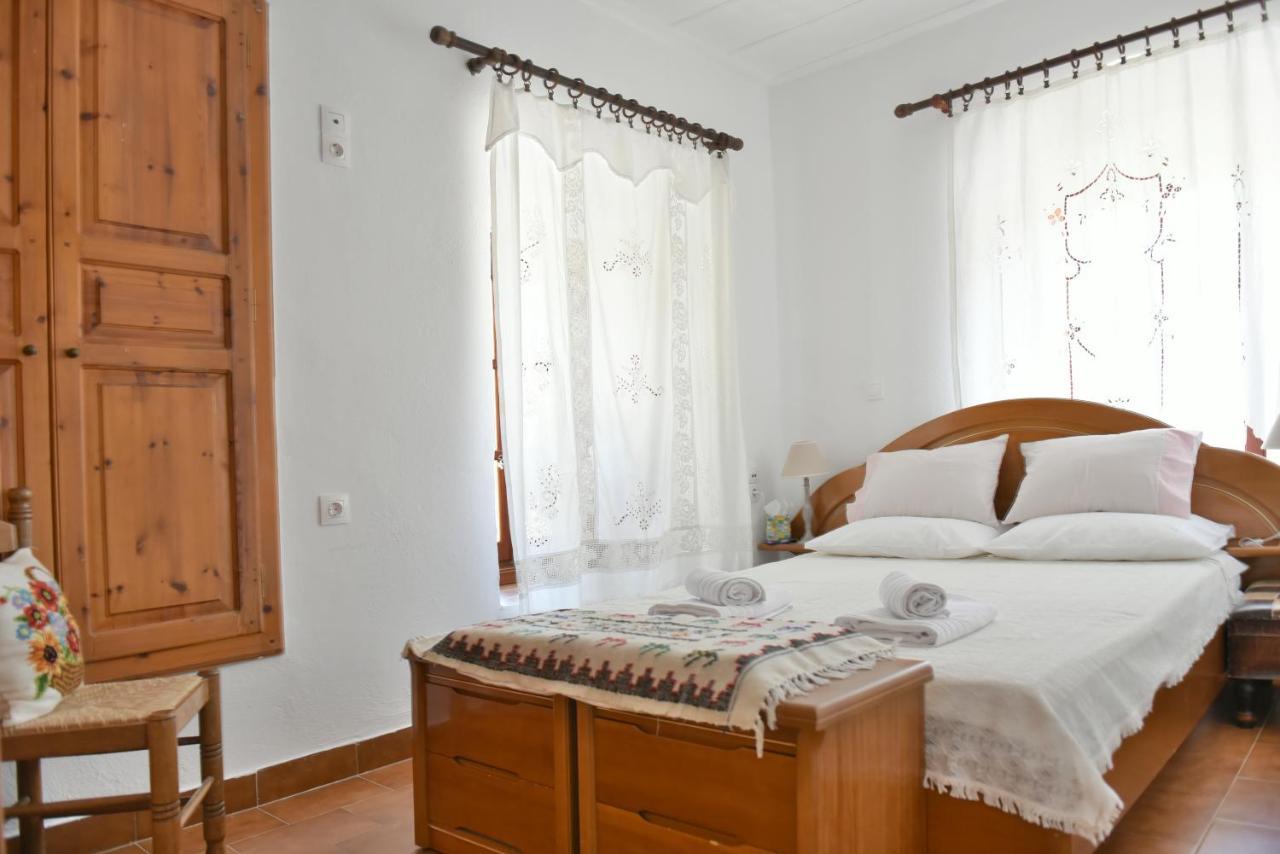 Grandmas Guest House İdra Dış mekan fotoğraf